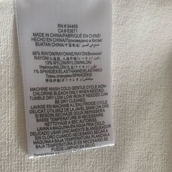 BCBMAXAZRIA sleeveless turtleneck mock neck crop top in white size M, NWT - Picture 5 of 5